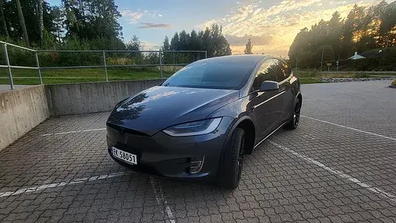 Tesla Model X 2017 photo 3
