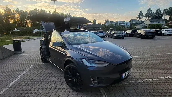 Tesla Model X 2017 photo 5