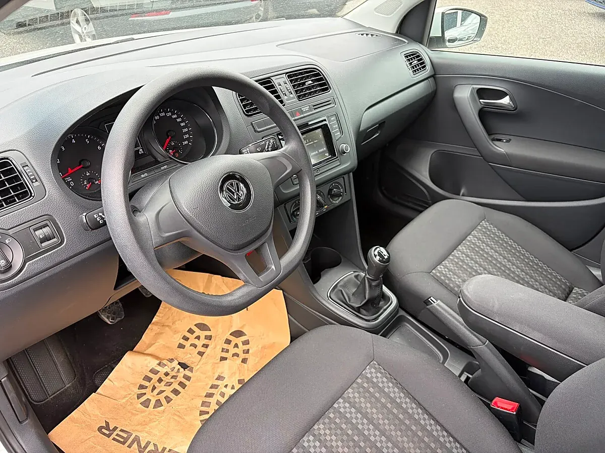 Volkswagen Polo 2016 photo 3