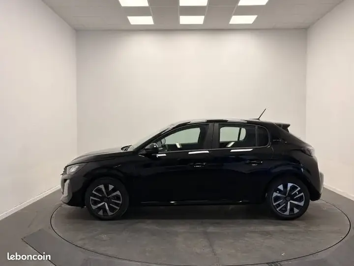 Peugeot 208 2026 photo 2