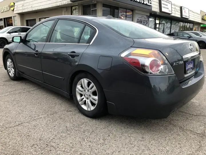 Nissan Altima 2011 photo 5