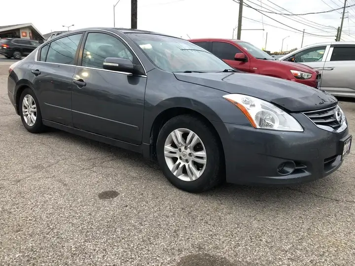 Nissan Altima 2011 photo 3