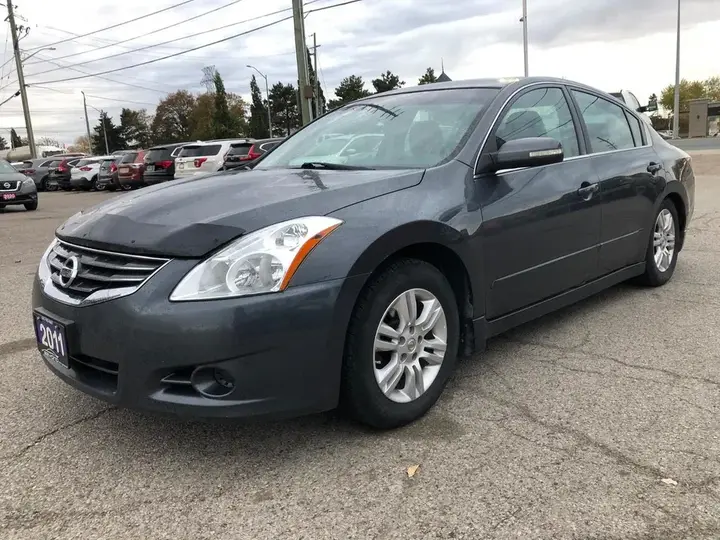 Nissan Altima 2011 photo 2