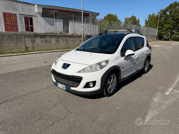 Peugeot 207 2010 photo 2