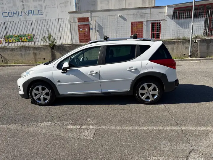 Peugeot 207 2010 photo 5