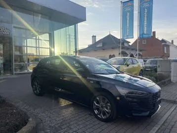Ford Focus 2022 photo 2