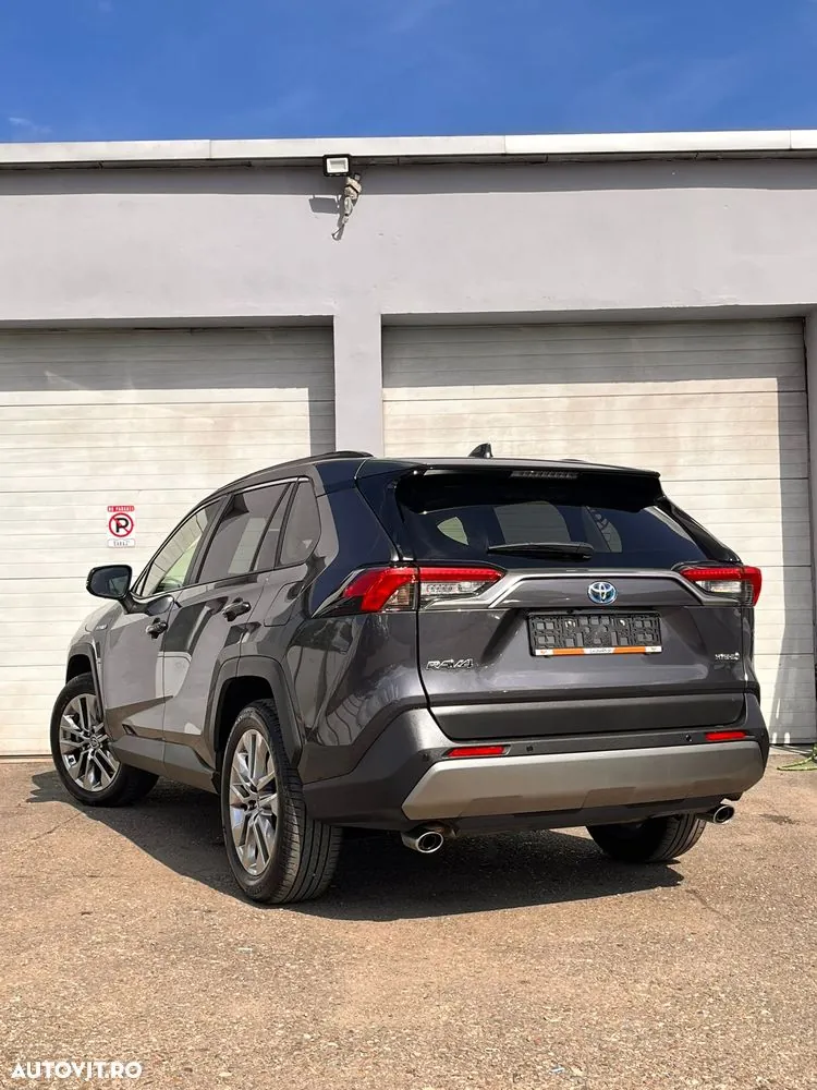Toyota Rav4 2024 photo 3