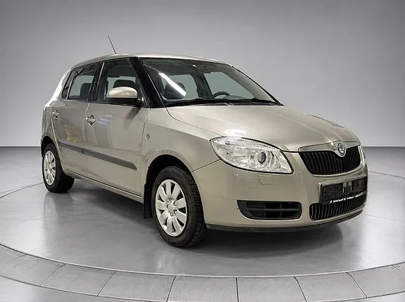 Skoda Fabia 2009 photo 5