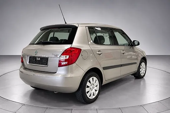 Skoda Fabia 2009 photo 4