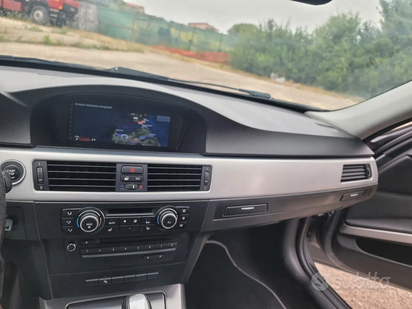 BMW 3 Series 2010 photo 4