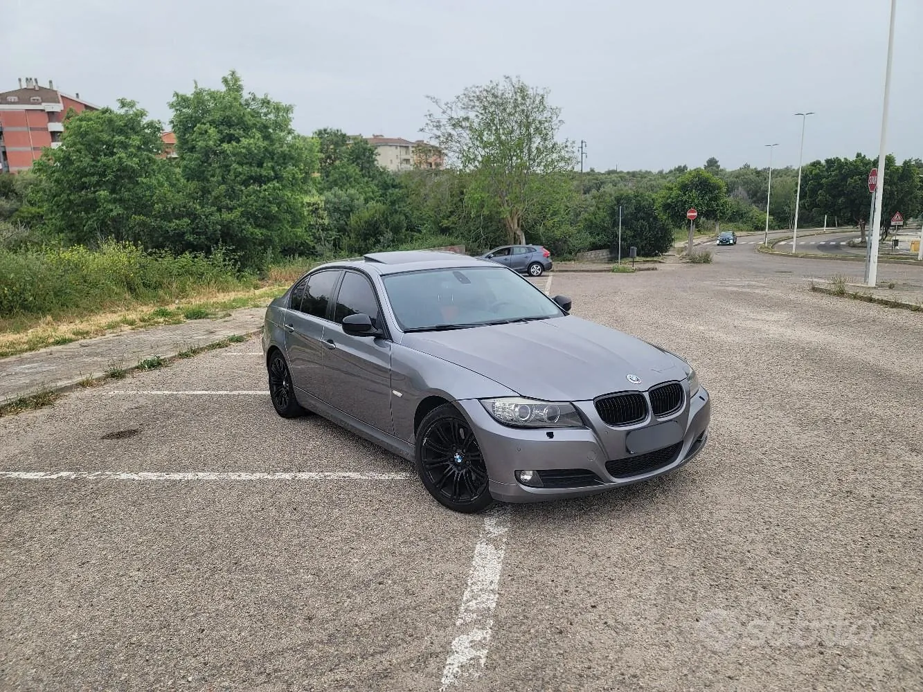 BMW 3 Series 2010 photo 3