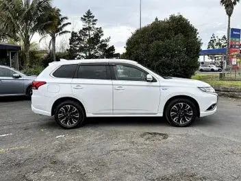 Mitsubishi Outlander 2015 photo 3