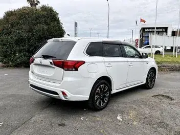 Mitsubishi Outlander 2015 photo 4