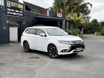Mitsubishi Outlander 2015 photo 2