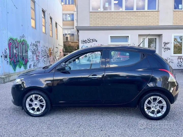 Lancia Ypsilon 2015 photo 3