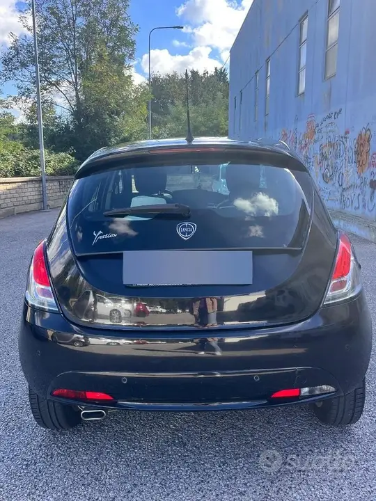 Lancia Ypsilon 2015 photo 2