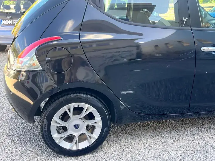 Lancia Ypsilon 2015 photo 5