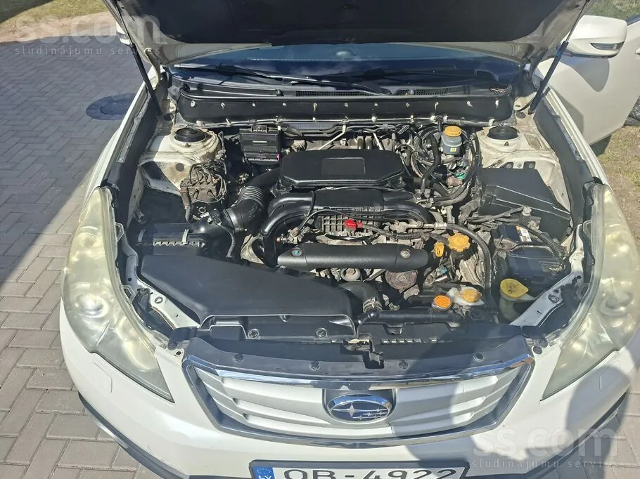 Subaru Outback 2011 photo 4