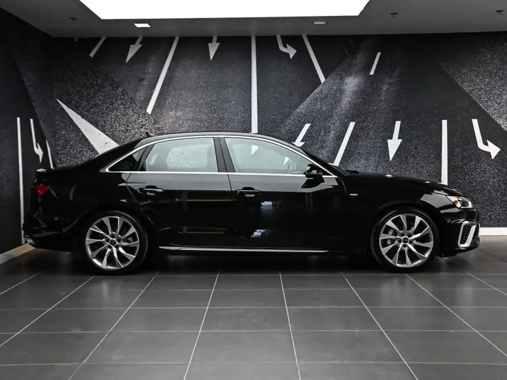 Audi A4 2023 photo 3