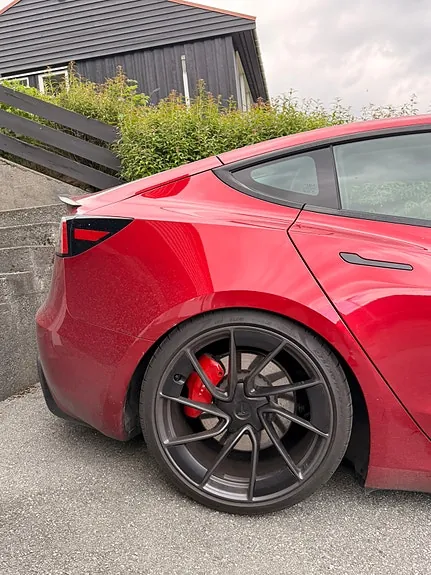 Tesla Model 3 2024 photo 5