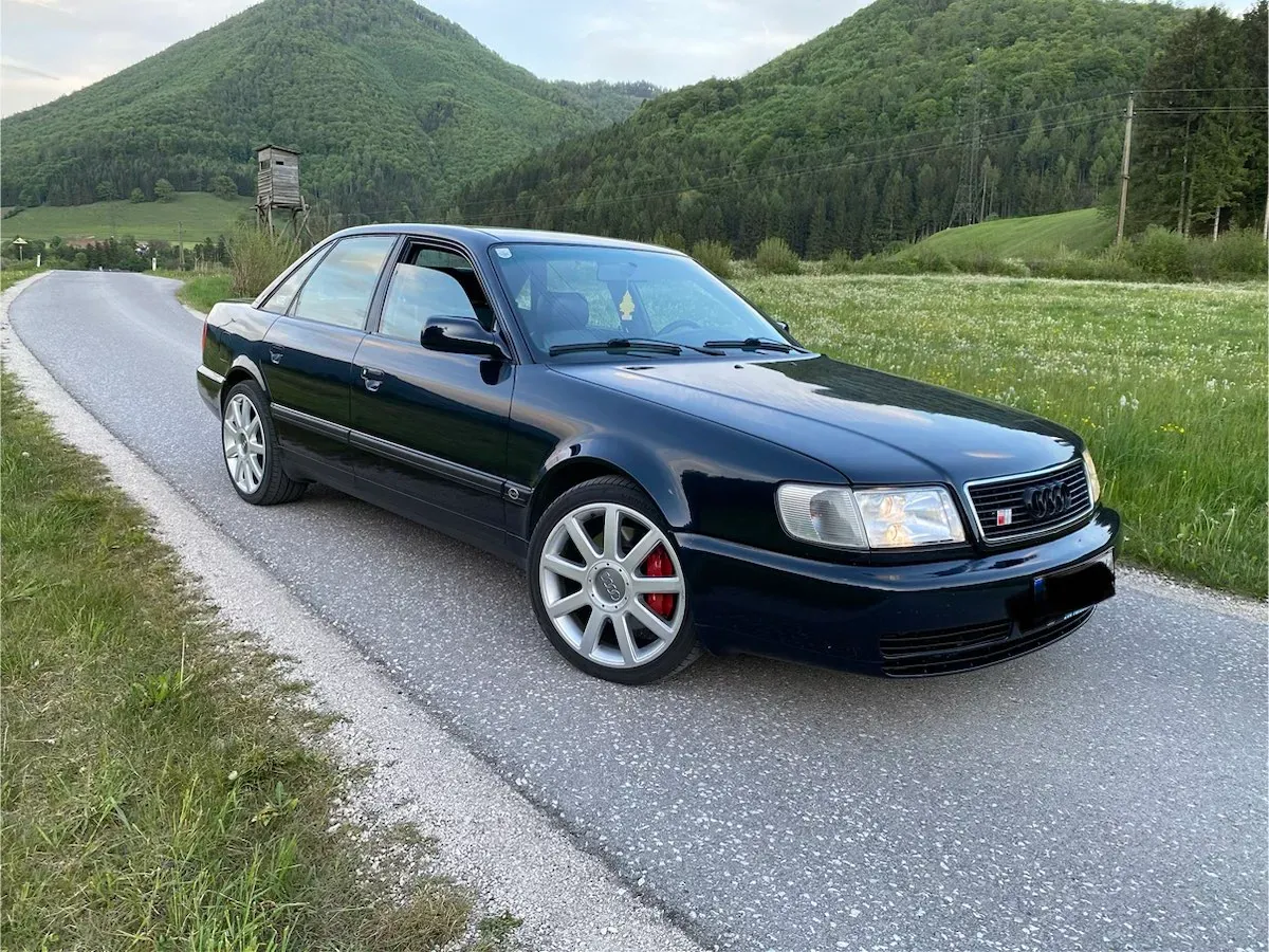 Audi 100