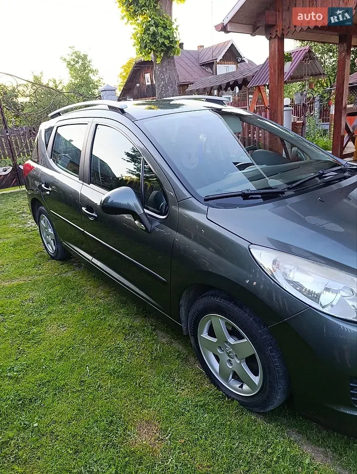 Peugeot 207 2010 photo 5