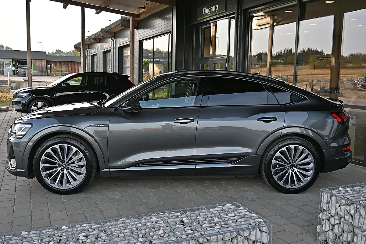 Audi E-Tron 2023 photo 2