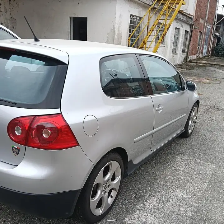 Volkswagen Golf 2005 photo 3