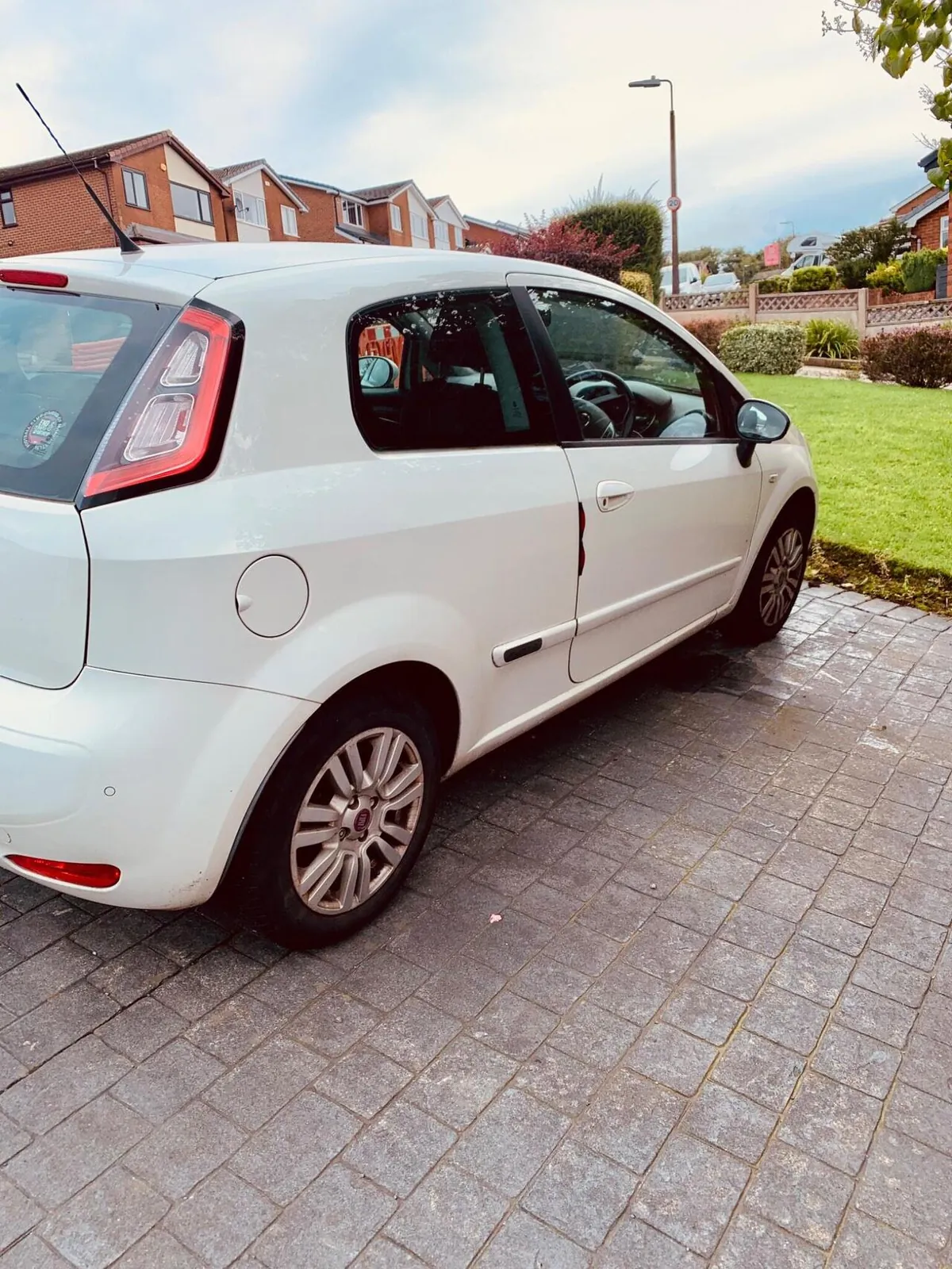 Fiat Punto 2012 photo 3