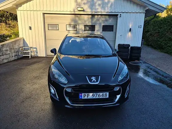 Peugeot 308 2011 photo 3