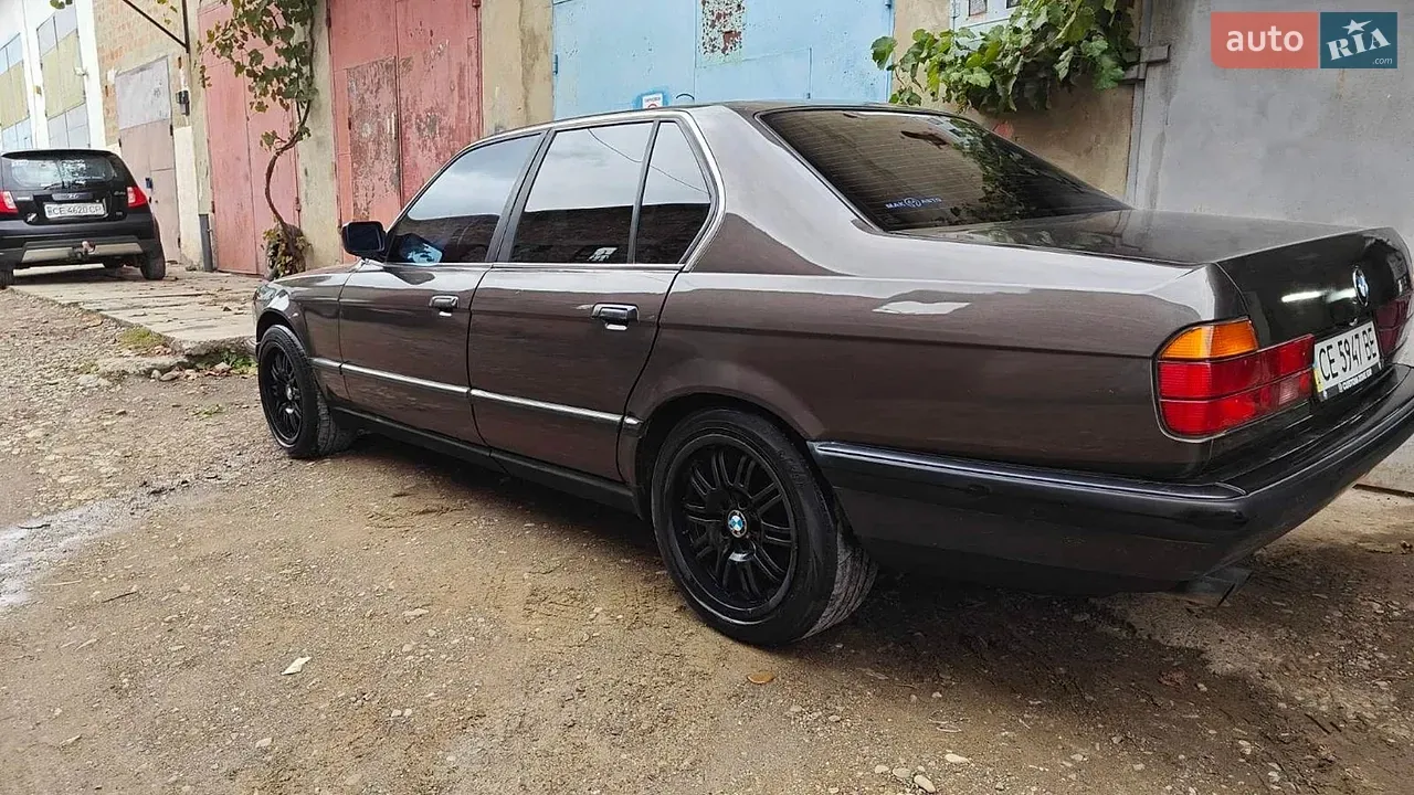 BMW 7 Series 1990 photo 2