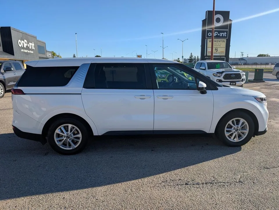 Kia Carnival 2022 photo 3