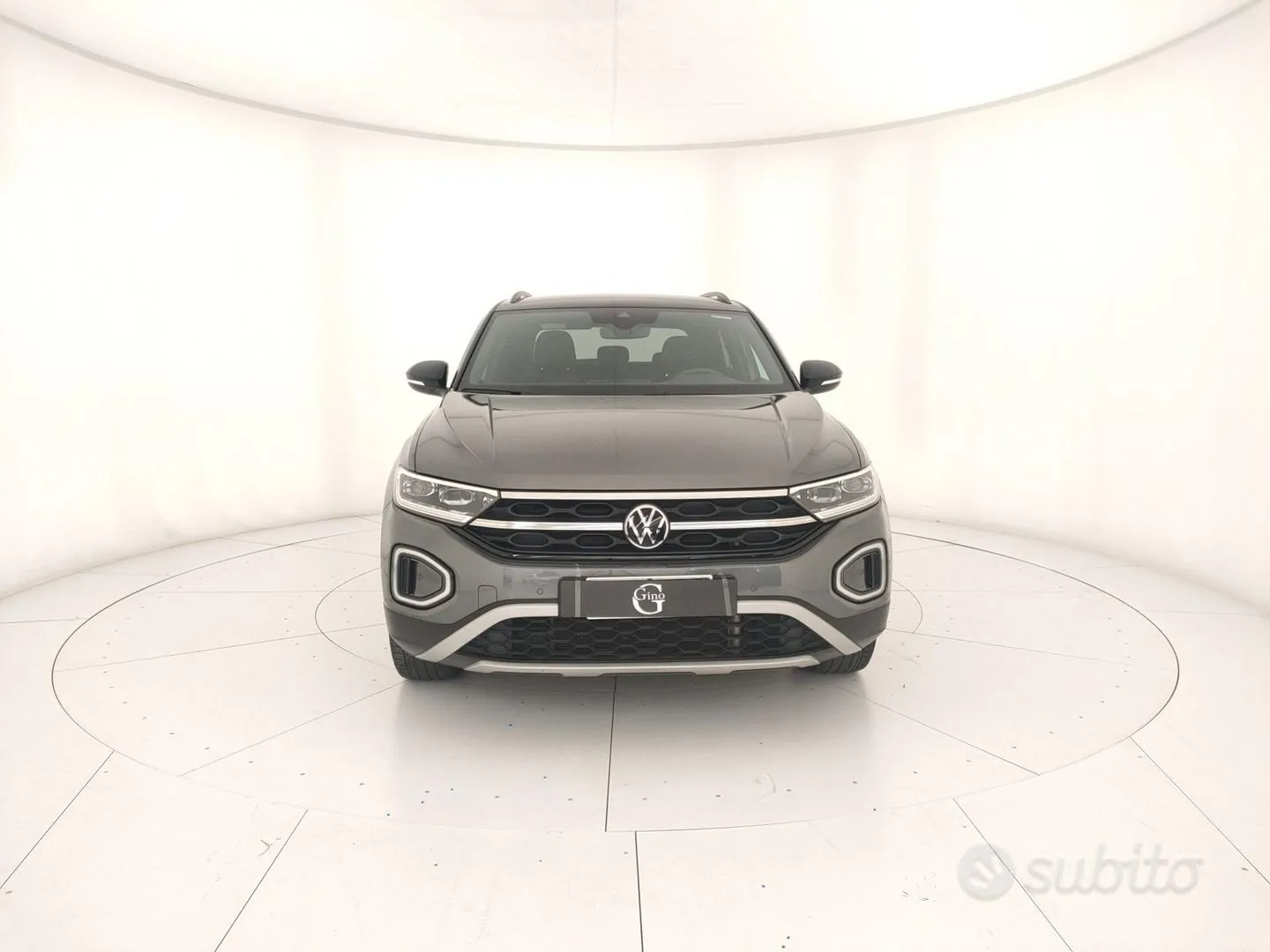 Volkswagen T-Roc 2023 photo 2
