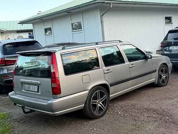 Volvo V70 1999 photo 2