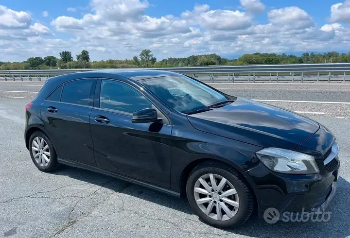 Mercedes-Benz A 2016 photo 3