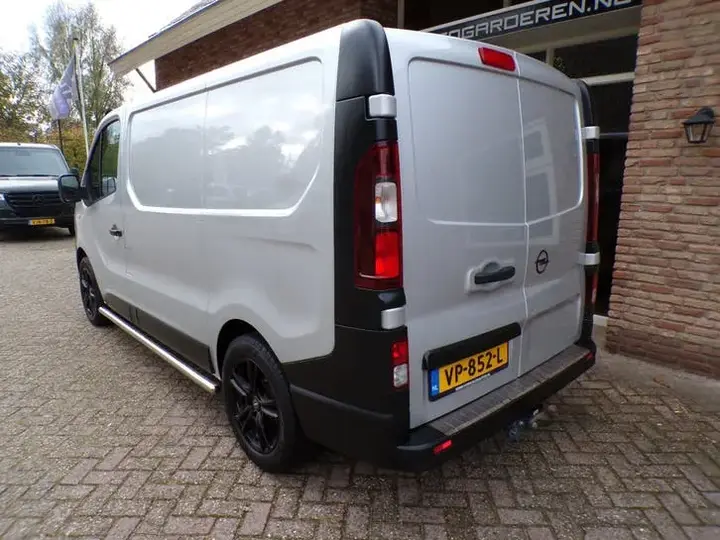 Opel Vivaro 2015 photo 3