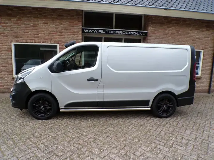 Opel Vivaro 2015 photo 2