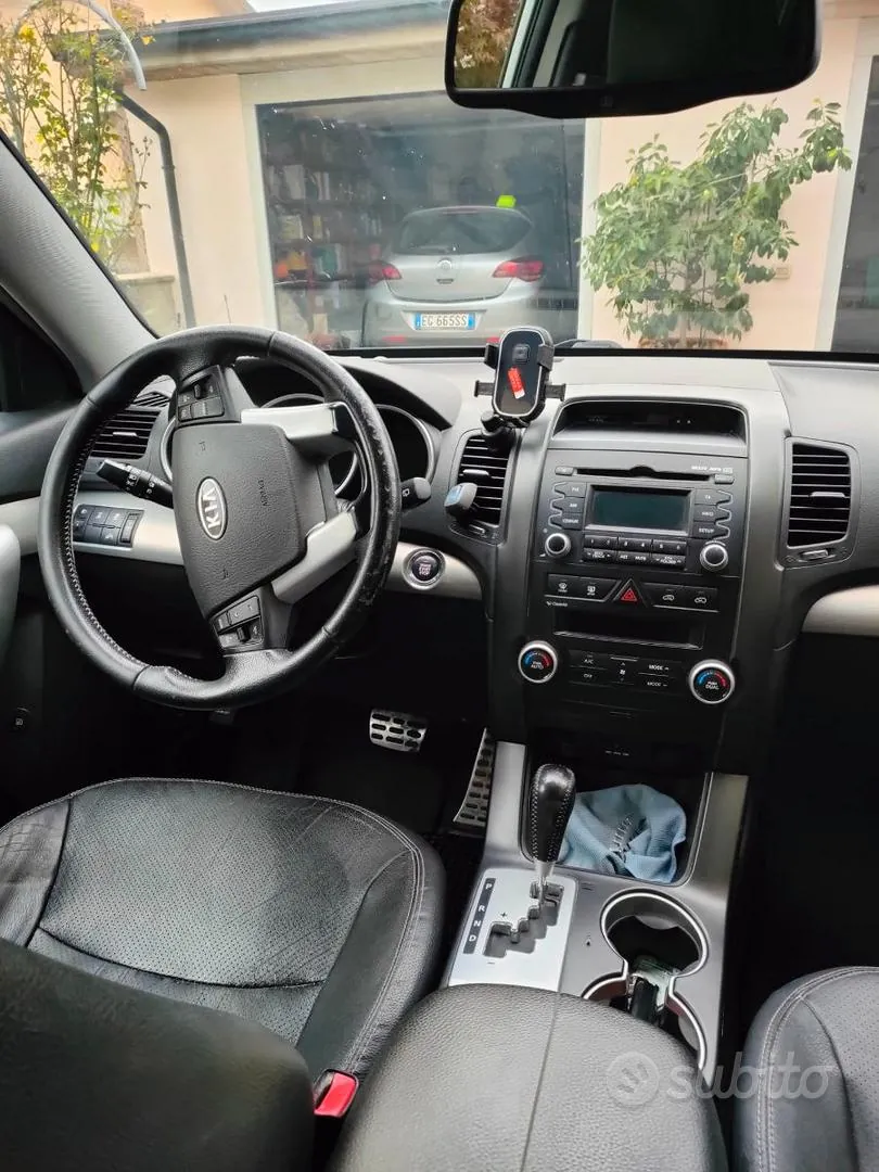 Kia Sorento 2011 photo 4