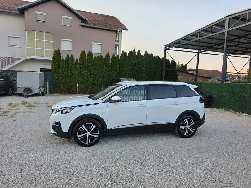 Peugeot 5008 2019 photo 3