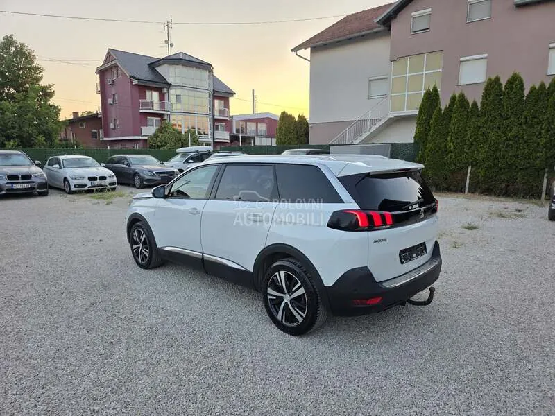 Peugeot 5008 2019 photo 5