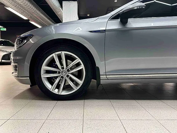 Volkswagen Passat 2018 photo 3