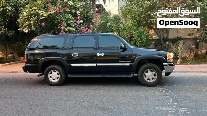GMC Suburban 2004 photo 4