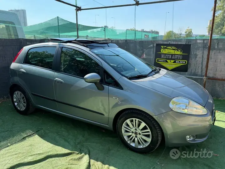 Fiat Grande Punto 2008 photo 4