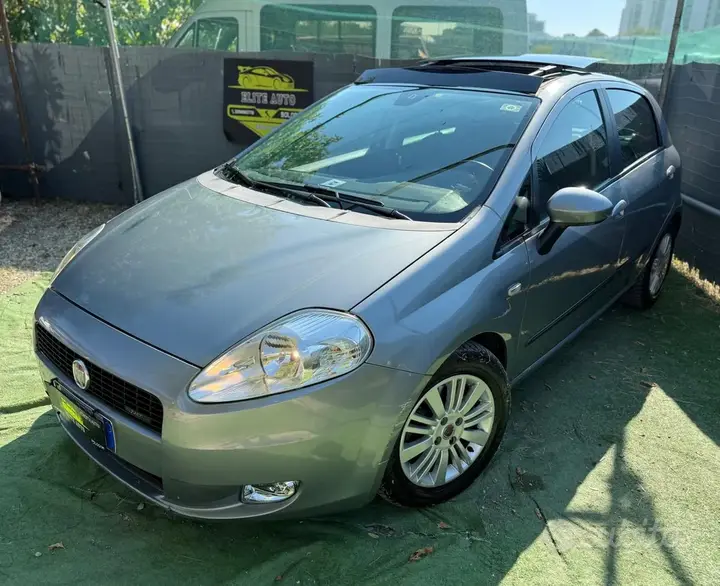 Fiat Grande Punto 2008 photo 2