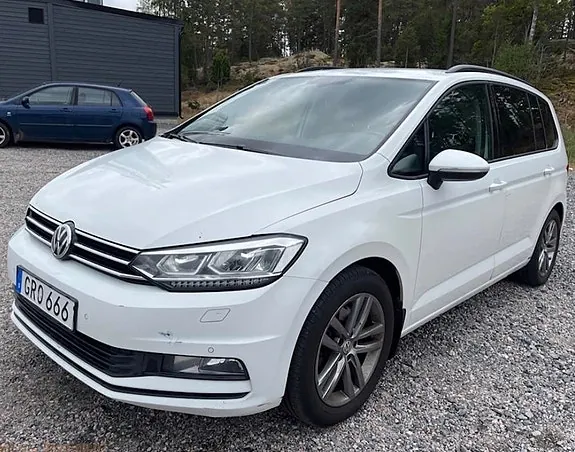 Volkswagen Touran 2016 photo 2