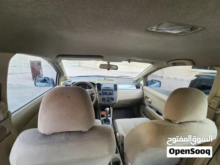 Nissan Tiida 2011 photo 3