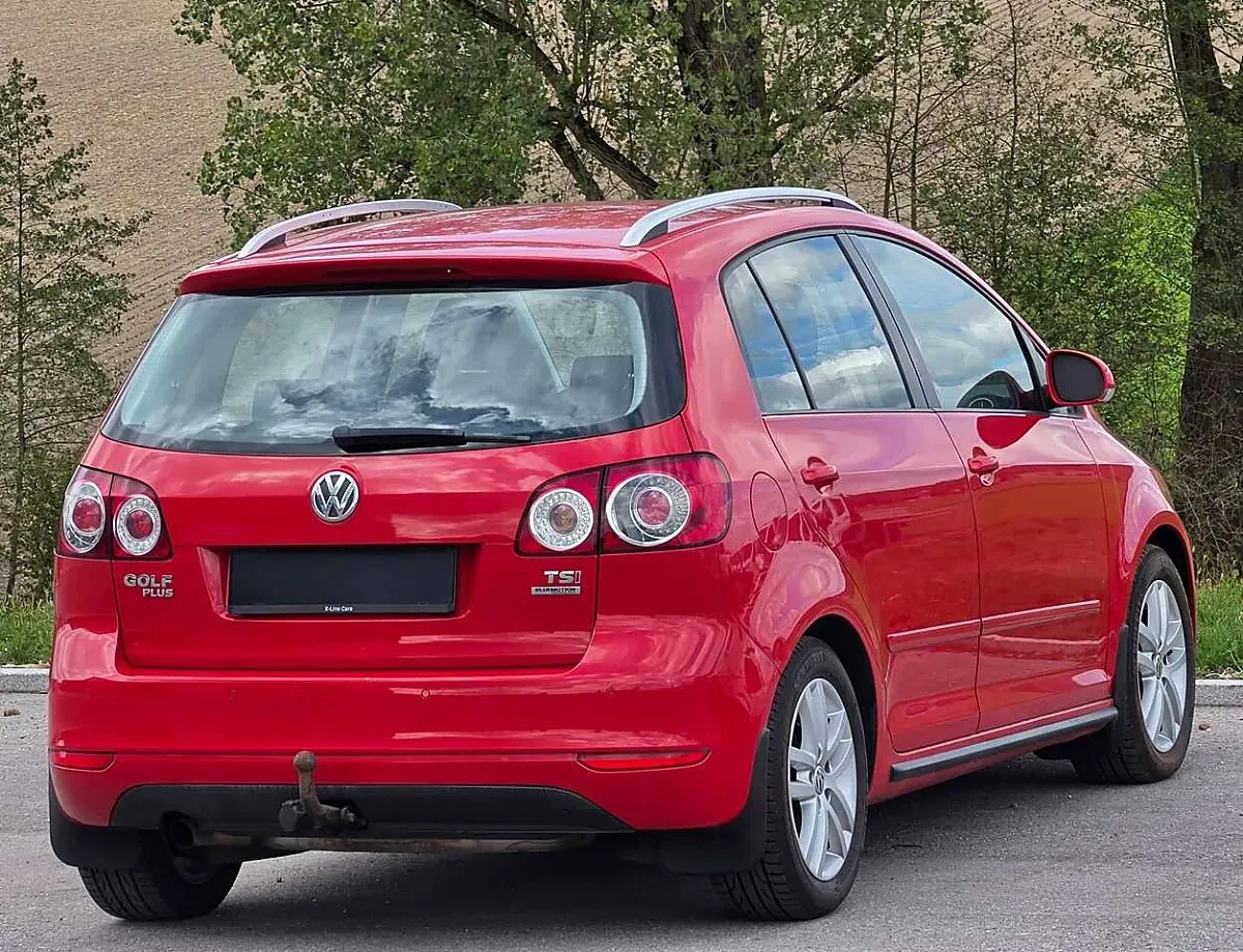 Volkswagen Golf 2010 photo 2