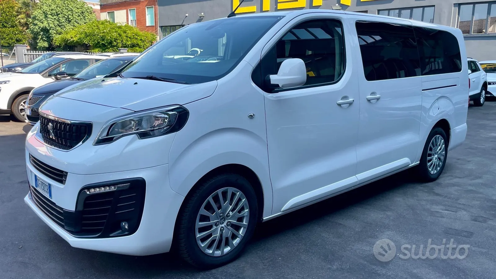 Peugeot Traveller 2021 photo 3