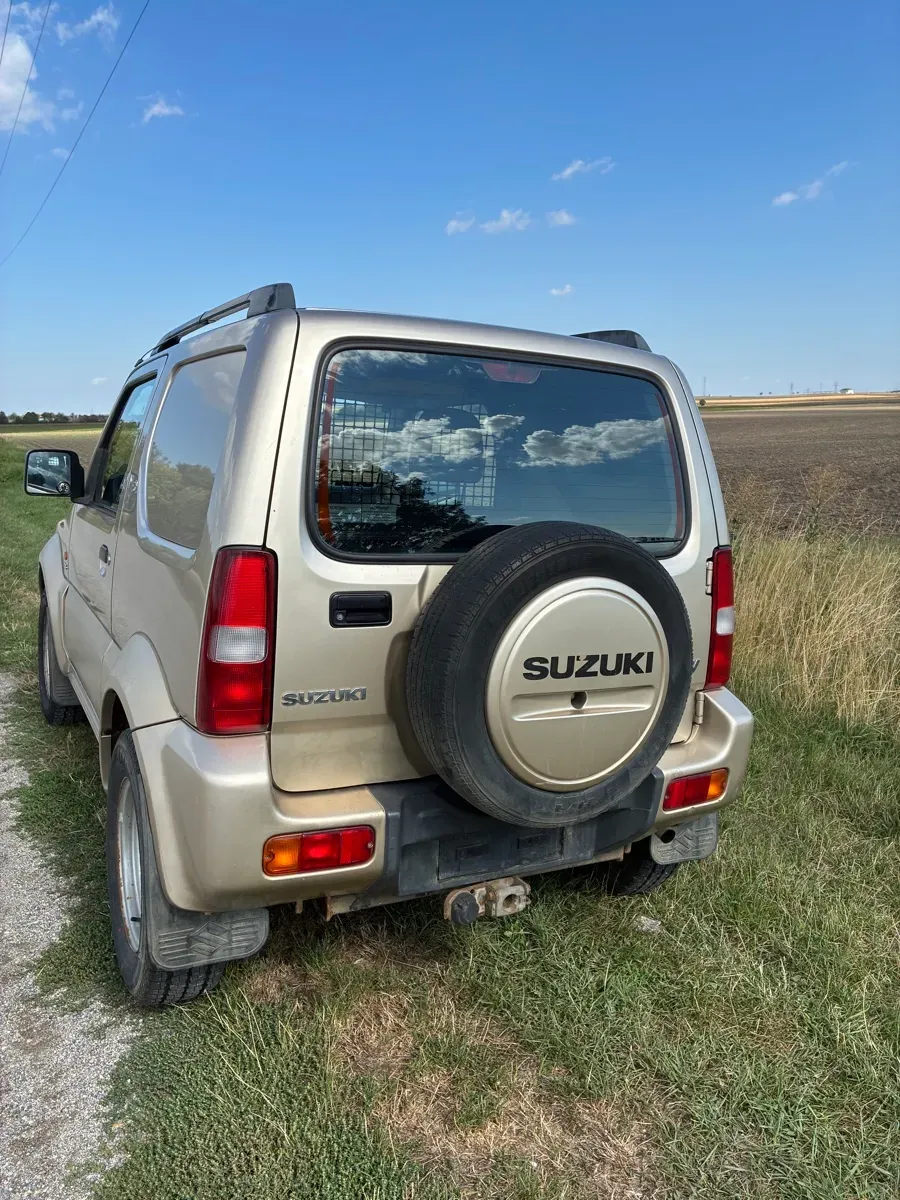 Suzuki Jimny 2008 photo 2