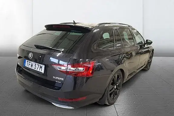Skoda Superb 2019 photo 5